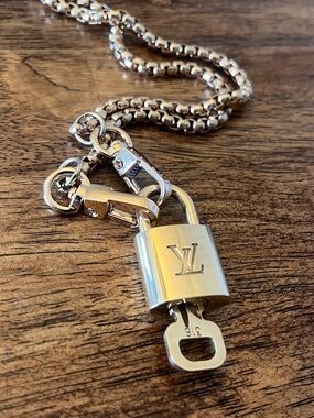 LV 316 Padlock & Key, Necklace